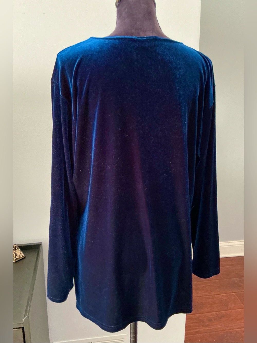 ELEGANT Velvet Long-Sleeve Scoop Neck tunic top 🌹 - Picture 7 of 11